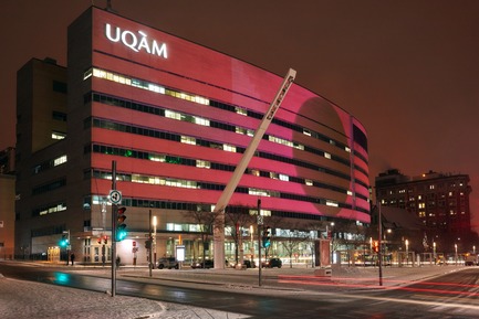 Press kit | 583-20 - Press release | Luminothérapie: domino effect is Brightening Up Place des Festivals This Winter - Quartier des Spectacles Partnership - Event + Exhibition - Luminothérapie- domino effect, by Ingrid Ingrid - Production : Quartier des Spectacles Partnership  - Photo credit: Nicolas Gouin - l'Hibou