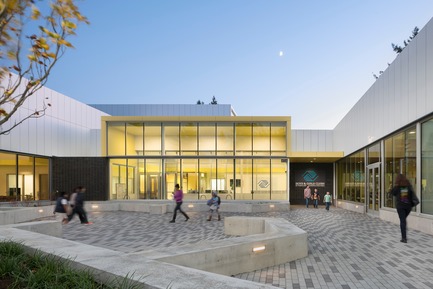 Press kit | 2637-03 - Press release | GRAY Magazine Announces the Winners of the 2018 GRAY Awards - GRAY Magazine - Competition - Rockwood Youth Campus by Holst Architecture - Photo credit: Andrew Pogue