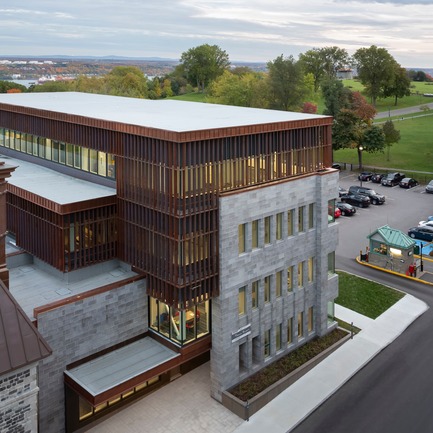 Press kit | 769-06 - Press release | Voltigeurs de QuébecArmoury:  The Rehabilitation of a Historic Treasure Highlights a Dialogue Between Contemporary and Heritage Architecture - A49 / DFS / STGM architects in consortium - Institutional Architecture - West Wing - Photo credit: Stéphane Groleau