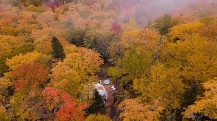 Press kit | 1527-08 - Press release | Eco-Luxurious Accommodations “Dômes Charlevoix" - Bourgeois / Lechasseur architects - Landscape Architecture - Photo credit: Maxime Valsan