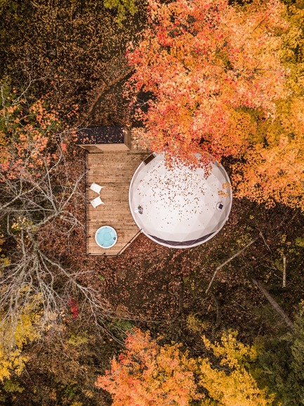 Press kit | 1527-08 - Press release | Eco-Luxurious Accommodations “Dômes Charlevoix" - Bourgeois / Lechasseur architects - Landscape Architecture - Photo credit: Maxime Valsan