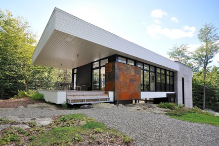 Press kit | 3463-01 - Press release | Shelter on a Rock - ESPACE VITAL architecture - Residential Architecture - Photo credit: Stéphane Lemire