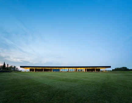 Press kit | 769-03 - Press release | A High-End Golf Clubhouse by Architecture49 - Architecture49 - Commercial Architecture - Golf Exécutif Montréal Clubhouse  - Photo credit: Stéphane Brügger