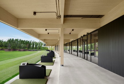 Press kit | 769-03 - Press release | A High-End Golf Clubhouse by Architecture49 - Architecture49 - Commercial Architecture - Golf Exécutif Montréal Clubhouse - Photo credit: Stéphane Brügger