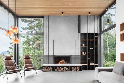 Press kit | 1572-02 - Press release | Long Horizontals - Thellend Fortin Architectes - Residential Architecture - fireplace - Photo credit: Charles Lanteigne