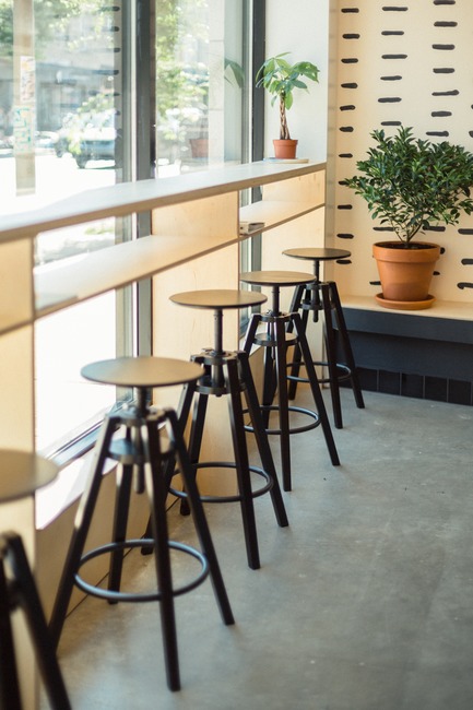 New Café and Pottery Studio Les Faiseurs Opens in La Petite-Patrie Press kit | 3335-01 - Press release | New Café and Pottery Studio Les Faiseurs Opens in La Petite-Patrie - Les Faiseurs - Lifestyle - Photo credit: Marc-Olivier Bécotte