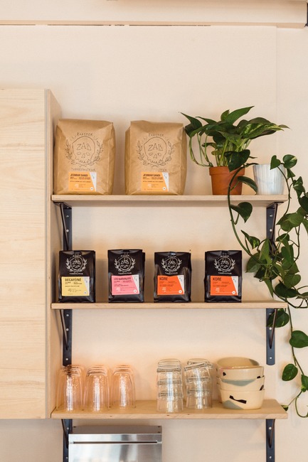 New Café and Pottery Studio Les Faiseurs Opens in La Petite-Patrie Press kit | 3335-01 - Press release | New Café and Pottery Studio Les Faiseurs Opens in La Petite-Patrie - Les Faiseurs - Lifestyle - Photo credit: Marc-Olivier Bécotte