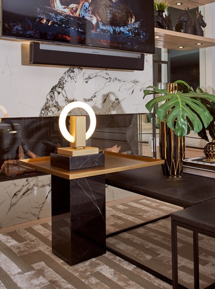 Press kit | 3412-02 - Press release | Karice, Award Winning Designer Unveils its Latest Luminaire - Olah Table Lamp - Karice Enterprises Ltd. - Product - Olah Table Lamp - On a stone pedestal a sculptural piece of art - Photo credit: Jordan N. Dery