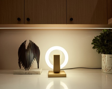 Press kit | 3412-02 - Press release | Karice, Award Winning Designer Unveils its Latest Luminaire - Olah Table Lamp - Karice Enterprises Ltd. - Product - Olah Table Lamp - On the counter - Photo credit: Jordan N. Dery