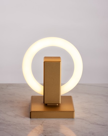 Press kit | 3412-02 - Press release | Karice, Award Winning Designer Unveils its Latest Luminaire - Olah Table Lamp - Karice Enterprises Ltd. - Product - Olah Table Lamp - Studio Photo - Photo credit: Jordan N. Dery