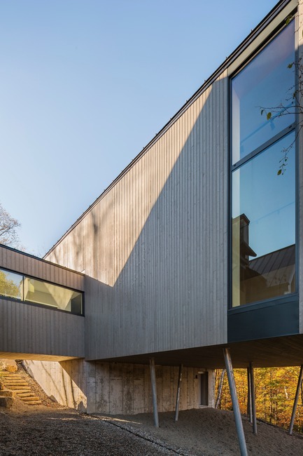 Workshop on a Cliff Press kit | 880-13 - Press release | Workshop on a Cliff - MU Architecture - Residential Architecture - Photo credit: Ulysse Lemerise Bouchard