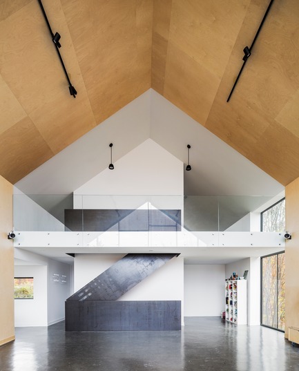 Workshop on a Cliff Press kit | 880-13 - Press release | Workshop on a Cliff - MU Architecture - Residential Architecture - Photo credit: Ulysse Lemerise Bouchard