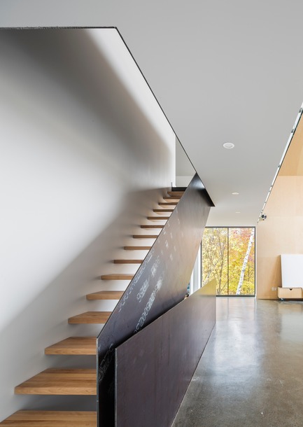 Workshop on a Cliff Press kit | 880-13 - Press release | Workshop on a Cliff - MU Architecture - Residential Architecture - Photo credit: Ulysse Lemerise Bouchard