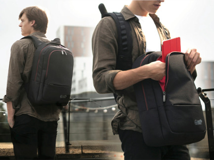 Press kit | 2599-01 - Press release | Wolffepack Capture, the Orbital Backpack, Wins 3 International Design Awards in 2017 - Wolffepack - Product - Wolffepack Metro, the orbital backpack - Photo credit: Wolffepack Limited