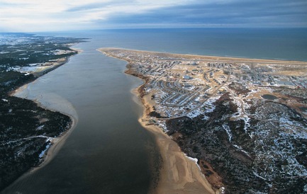 Press kit | 3256-01 - Press release | Nunavik's New Cultural Centre Opens Its Doors - Blouin Orzes architectes - Institutional Architecture -    Aerial view of the Northern Village of Kuujjuaraapik <br>    - Photo credit: Heiko Wittenborn  