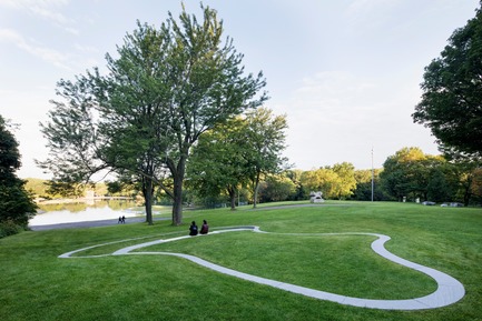 Press kit | 2366-03 - Press release | Montreal Project Wins Major International Design Award - civiliti with Julie Margot design - Landscape Architecture - Halt located close to recreational area around Beaver Lake<br> - Photo credit: Adrien Williams