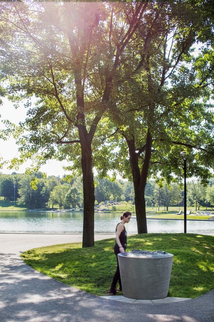 Press kit | 2366-03 - Press release | Montreal Project Wins Major International Design Award - civiliti with Julie Margot design - Landscape Architecture -  Tridimensional map located close to Beaver Lake, at the heart of the park's recreational area<br> - Photo credit: Adrien Williams