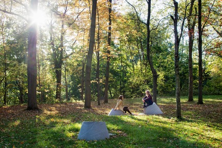 Press kit | 2366-03 - Press release | Montreal Project Wins Major International Design Award - civiliti with Julie Margot design - Landscape Architecture -  Place-markers in one of Mount Royal's clearings<br>  - Photo credit: Adrien Williams