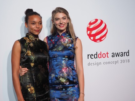 Press kit | 2188-03 - Press release | Red Dot Award: Design Concept 2018 Results - Red Dot Award: Design Concept - Competition - Alex SANDER(left) and Julia WHEATLEY(right) from the United States, designers for the design concept Ômwala  - Photo credit: Red Dot Award: Design Concept