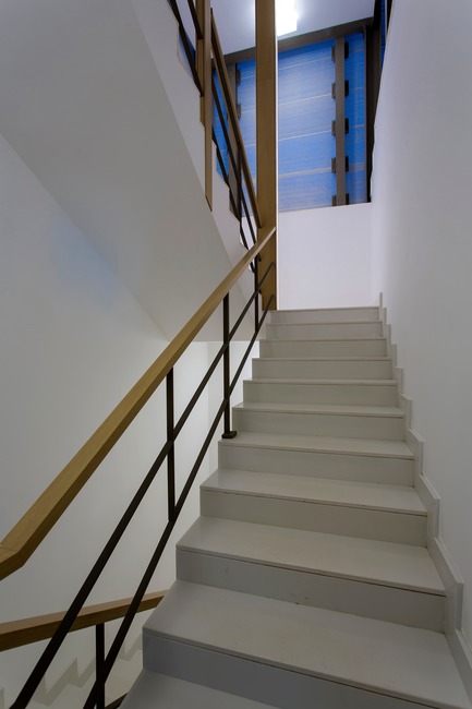 Press kit | 964-05 - Press release | Capital Bank's Facade in Jordan with Self-Supporting LUCEM Light-Concrete Walls - LUCEM GmbH - Commercial Architecture -   LUCEM Lichtbeton® – Light transmitting concrete Amman Capital Bank facade   - Photo credit:  Nabil Otteneh, Sireen Al Khatib, Paradigm DH 