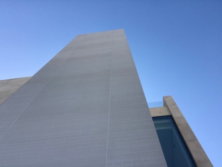 Press kit | 964-05 - Press release | Capital Bank's Facade in Jordan with Self-Supporting LUCEM Light-Concrete Walls - LUCEM GmbH - Commercial Architecture -   LUCEM Lichtbeton® – Light transmitting concrete Amman Capital Bank facade   - Photo credit:  Nabil Otteneh, Sireen Al Khatib, Paradigm DH 