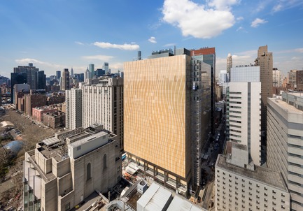 Press kit | 1204-08 - Press release | NewYork-Presbyterian Opens a World-Class Center for Ambulatory Care: David H. Koch Center - Pei Cobb Freed & Partners - Institutional Architecture - View south along York Avenue - Photo credit: Albert Vecerka / ESTO