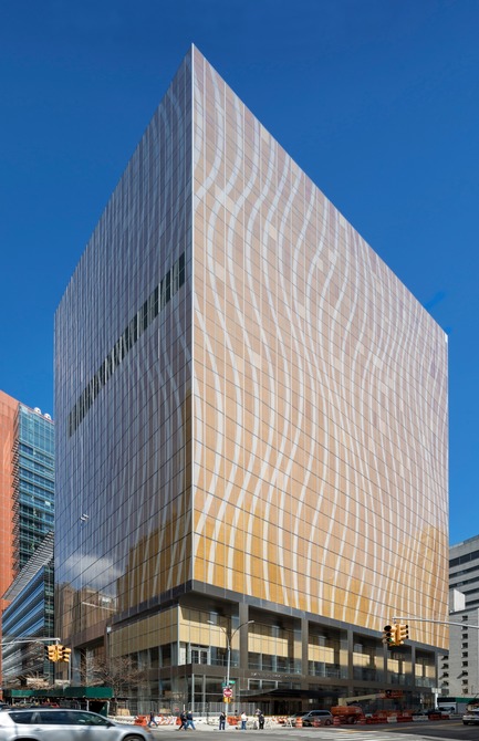 Press kit | 1204-08 - Press release | NewYork-Presbyterian Opens a World-Class Center for Ambulatory Care: David H. Koch Center - Pei Cobb Freed & Partners - Institutional Architecture - David H. Koch Center at 68th Street and York Avenue on Manhattan's Upper East Side - Photo credit: Albert Vecerka / ESTO