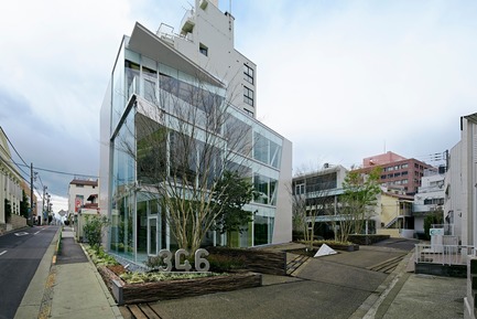 Press kit | 3153-01 - Press release | Green Triangle – Aoyama 346 - Ryuichi Sasaki + Rieko Okumura/ Sasaki Architecture - Commercial Architecture - Photo credit: Koichi Torimura