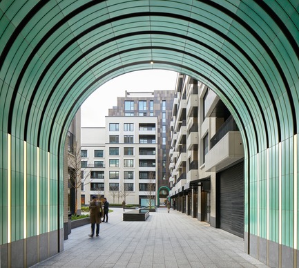 Press kit | 2317-01 - Press release | A New Oasis Off London’s Oxford Street - Make Architects - Residential Architecture -  This area of London, Fitzrovia, has a precedent for passagweways - Make designed jade green ceramic passageways to build on the theme  - Photo credit: Make Architects