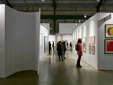 9 Unusual Moments Press kit | 1102-04 - Press release | 9 Unusual Moments - Architecturama - Landscape Architecture - 5 — PAPIER 17<br>Paper inspired Layout of a contemporary art fair of works on paper medium<br><br>location : Montreal (Qc) 2017<br>Client : Contemporary Art Galleries Association (AGAC)<br> - Photo credit: James Brittain Photography