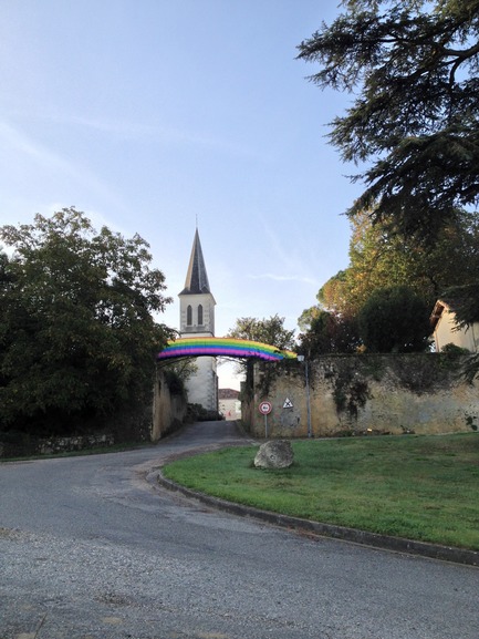 9 Unusual Moments Press kit | 1102-04 - Press release | 9 Unusual Moments - Architecturama - Landscape Architecture - 7 — FIVE RAINBOWS OVER ROQUES<br>Temporary installation and architectural residence on the subject of context and its perception<br><br>WINNER – Arborescence architectural residency from Maison de l'architecture du Québec<br>---<br>location : Roques, Gers, France 2014<br>client : Maison de l'architecture du Québec<br> - Photo credit: Architecturama