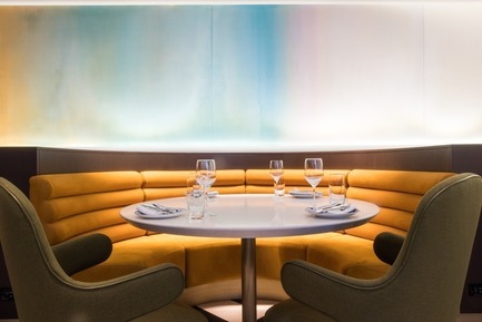 Press kit | 1969-04 - Press release | Fairmont the Queen Elizabeth Unveils Its New Art Collection - Over 123 Works by 37 Contemporary Artists - Fairmont The Queen Elizabeth, MASSIVart Collection and Sid Lee Architecture - Art - PAUL HARDY, Drift Glow, 2017, Oil on canvas on panel<br><br> - Photo credit: Stéphane Brugger <br><br>