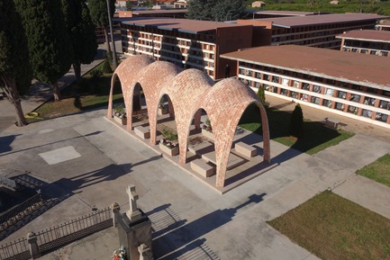 Press kit | 3109-01 - Press release | Mortuary Chapel for the Soriano-Manzanet Family - Vegas&Mileto - Art - Aerial view of the mortuary chapel - Photo credit: Vegas&Mileto