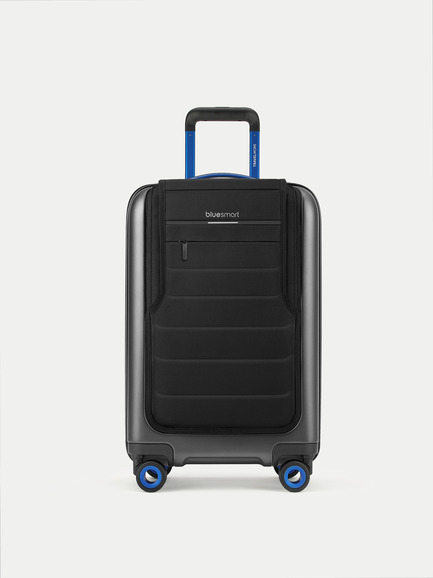 Press kit | 2104-01 - Press release | Design Achievement to Impact Travelers Everywhere: Bluesmart One Suitcase Awarded “Best of the Best” Product Design by Red Dot - Bluesmart - Product - Bluesmart One Carry-on - Photo credit: Bluesmart