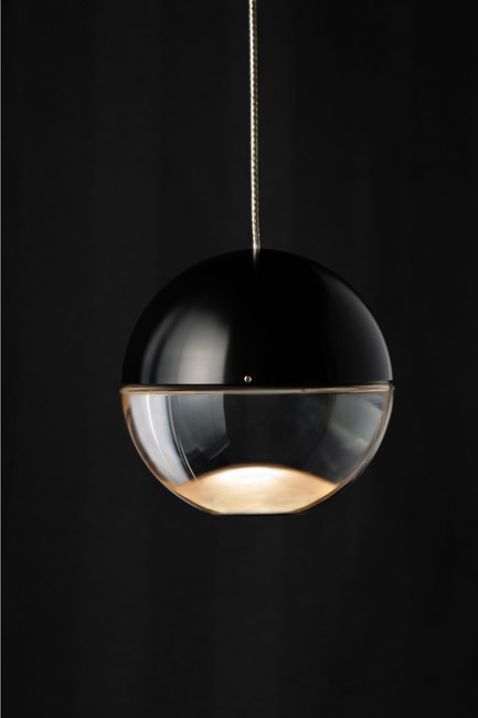 Press kit | 2024-01 - Press release | Canadian Lighting Company Archilume Unveils Three New LED Luminaire Lines at  ICFF May 20-23, 2018 - Archilume - Lighting Design - Aura’s upper hemisphere is crafted of aircraft grade machined aluminum in anodized finishes while the lower portion is a clear optical lens.  - Photo credit: Archilume