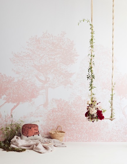 Press kit | 3382-01 - Press release | Sian Zeng’s Hua Trees Mural Collection Immerses Viewers into a Lush Forest Landscape - Sian Zeng - Product - Hua Trees Wallpaper Mural in Pink - Photo credit:  Jon Day Styling:Charlotte Love  