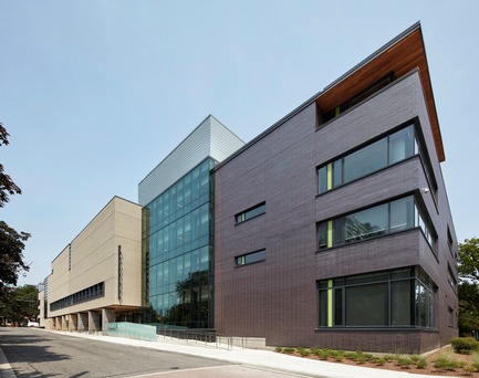 Press kit | 2681-01 - Press release | The Greenwood College School Expansion - Montgomery Sisam Architects Inc. - Institutional Architecture - West Elevation - Photo credit: Shai Gil