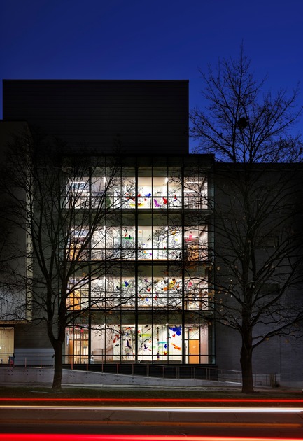 Press kit | 2681-01 - Press release | The Greenwood College School Expansion - Montgomery Sisam Architects Inc. - Institutional Architecture - Illuminated Feature Stair - Photo credit: Peter Legris