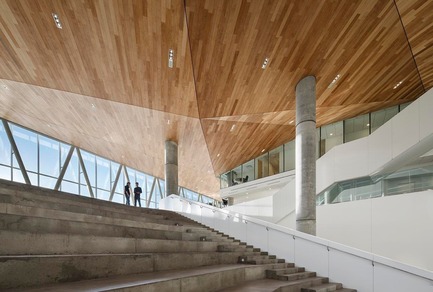 Press kit | 916-05 - Press release | The Maison des étudiants de l’École de technologie supérieure (ÉTS) - Menkès Shooner Dagenais LeTourneux Architectes - Institutional Architecture - Photo credit: Stéphane Brugger