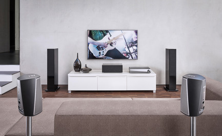 Press kit | 2564-01 - Press release | Smart Surround by Denon: The HEOS AVR - Denon - Multimedia Design - Denon_HEOS_AVR_wireless_surround_setup - Photo credit: Denon