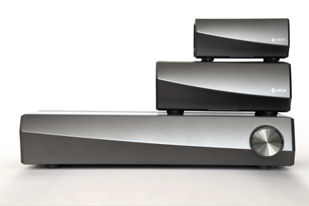 Press kit | 2564-01 - Press release | Smart Surround by Denon: The HEOS AVR - Denon - Multimedia Design - Denon_HEOS_AVR_plus_HEOS_Amp_plus_HEOS_Link - Photo credit: Denon