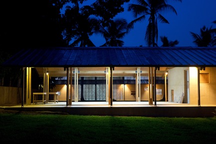 Press kit | 3162-01 - Press release | Streetlight Tagpuro - Eriksson Furunes Architecture, Leandro V. Locsin Partners & Boase - Institutional Architecture -   Looking through the function hall in the study center towards the orphanage. The function hall is also used for dancing, acting and music performances. <br>   - Photo credit: Alexander Eriksson Furunes