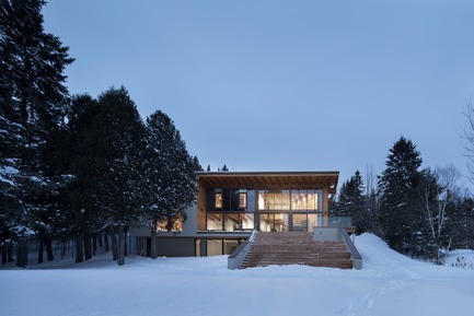 L’Accostée House Press kit | 1527-07 - Press release | L'Accostée House - Bourgeois / Lechasseur architects - Residential Architecture - Photo credit: Adrien Williams