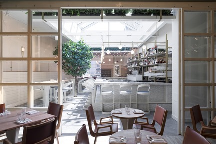 Press kit | 788-05 - Press release | Restaurant "Perles et Paddock" - FX Studio by clairoux - Commercial Interior Design - Photo credit: atelier welldone