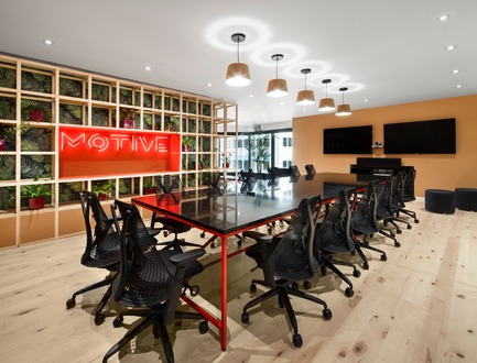 Press kit | 1303-05 - Press release | Electronic Arts - Sid Lee Architecture - Commercial Interior Design - Conference Room - Photo credit: Stéphane Brügger