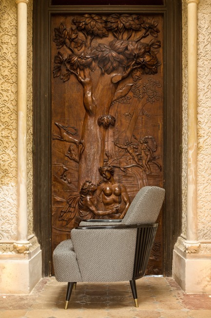 Retro Aesthetic of the Swinging 60s Press kit | 3068-01 - Press release | Retro Aesthetic of the Swinging 60s - Leyla Uluhanli Interiors - Product - Porter Chair, Leyla Uluhanli Collection, Sintra - Photo credit: Fernando Guerra