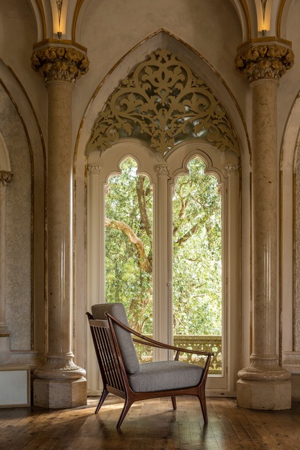 Retro Aesthetic of the Swinging 60s Press kit | 3068-01 - Press release | Retro Aesthetic of the Swinging 60s - Leyla Uluhanli Interiors - Product - Emily Chair, Leyla Uluhanli Collection, Sintra - Photo credit: Fernando Guerra