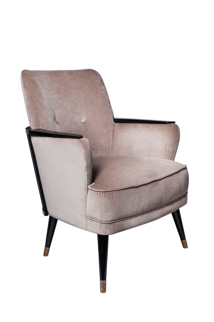 Retro Aesthetic of the Swinging 60s Press kit | 3068-01 - Press release | Retro Aesthetic of the Swinging 60s - Leyla Uluhanli Interiors - Product - Porter Chair, Leyla Uluhanli Collection - Photo credit: Leyla Uluhanli Interiors