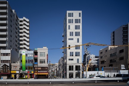 Press kit | 809-21 - Press release | AZURE Reveals the Winners of the 2017 AZ Awards - AZURE - Competition - Tatsumi Apartment House, Tokyo, Japan<br>Hiroyuki Ito Architects, Tokyo, Japan<br>Best Residential Architecture, Multi-Unit - 2017 AZ Awards  - Photo credit: AZURE