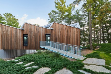 Press kit | 3177-01 - Press release | Sky House - Julia Jamrozik and Coryn Kempster - Residential Architecture - Ramp to main entrance - Photo credit: Doublespace Photography